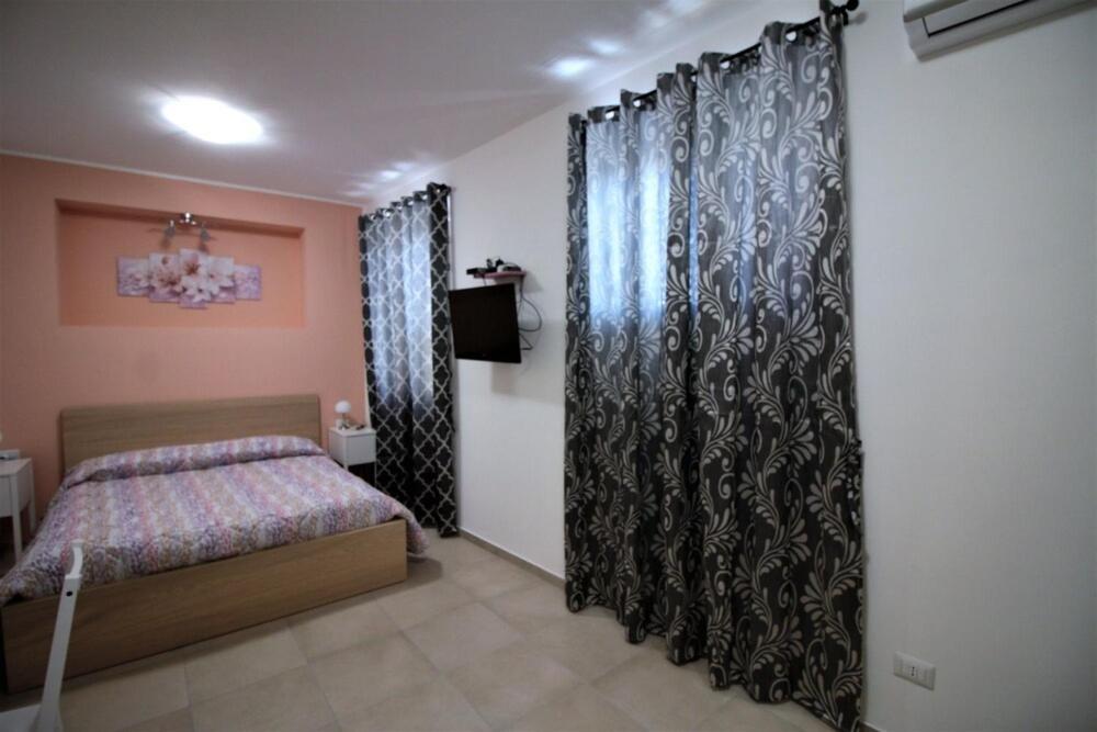 La Rosatea Rooms Монреале Екстериор снимка